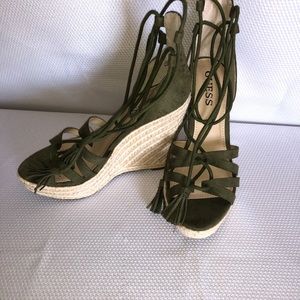 Guess olive wedge lace up sandal heels.